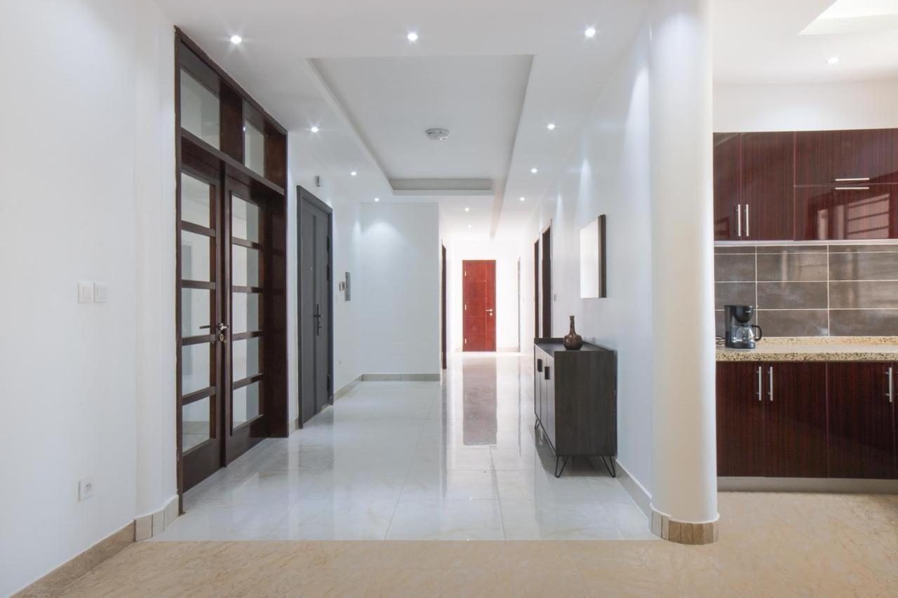 Zeyna Ngor Almadies, Dakar, Senegal- 3 Chambres, 3 Salles De Bain Appartement *