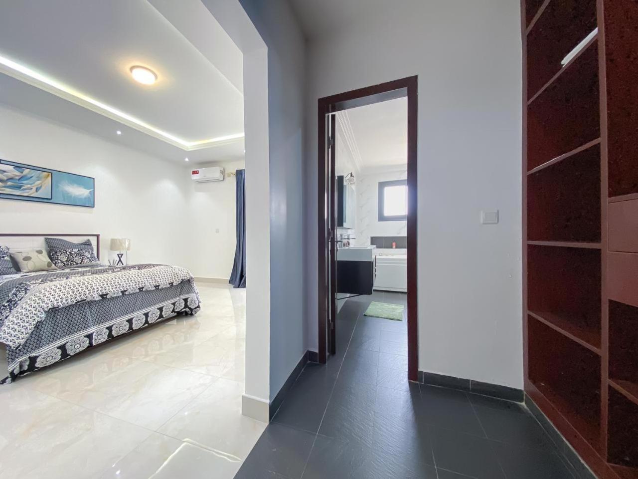 Appartement Zeyna Ngor Almadies, Dakar, Senegal- 3 Chambres, 3 Salles De Bain *